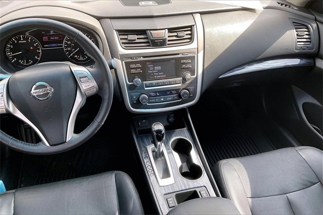 Used 2016 Nissan Altima 2.5 SL w/ Moonroof Package image 6