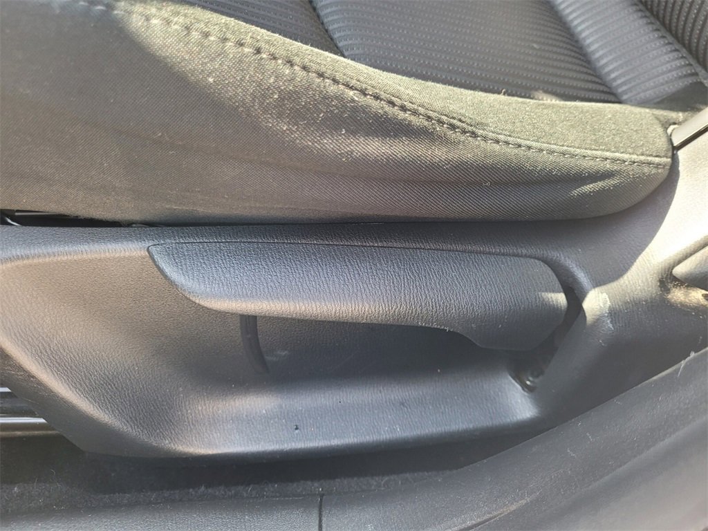 Used 2016 MAZDA MAZDA3 i Sport w/ Preferred Equipment Package image 4