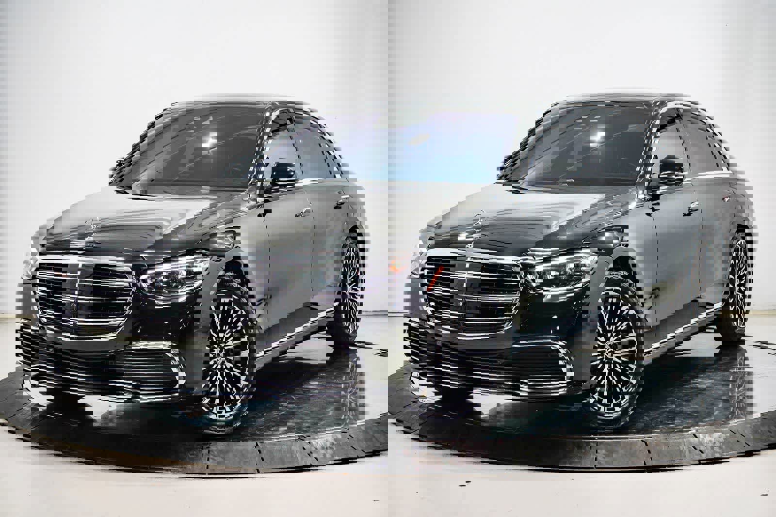 Used 2022 Mercedes-Benz S 580 4MATIC Sedan image 1