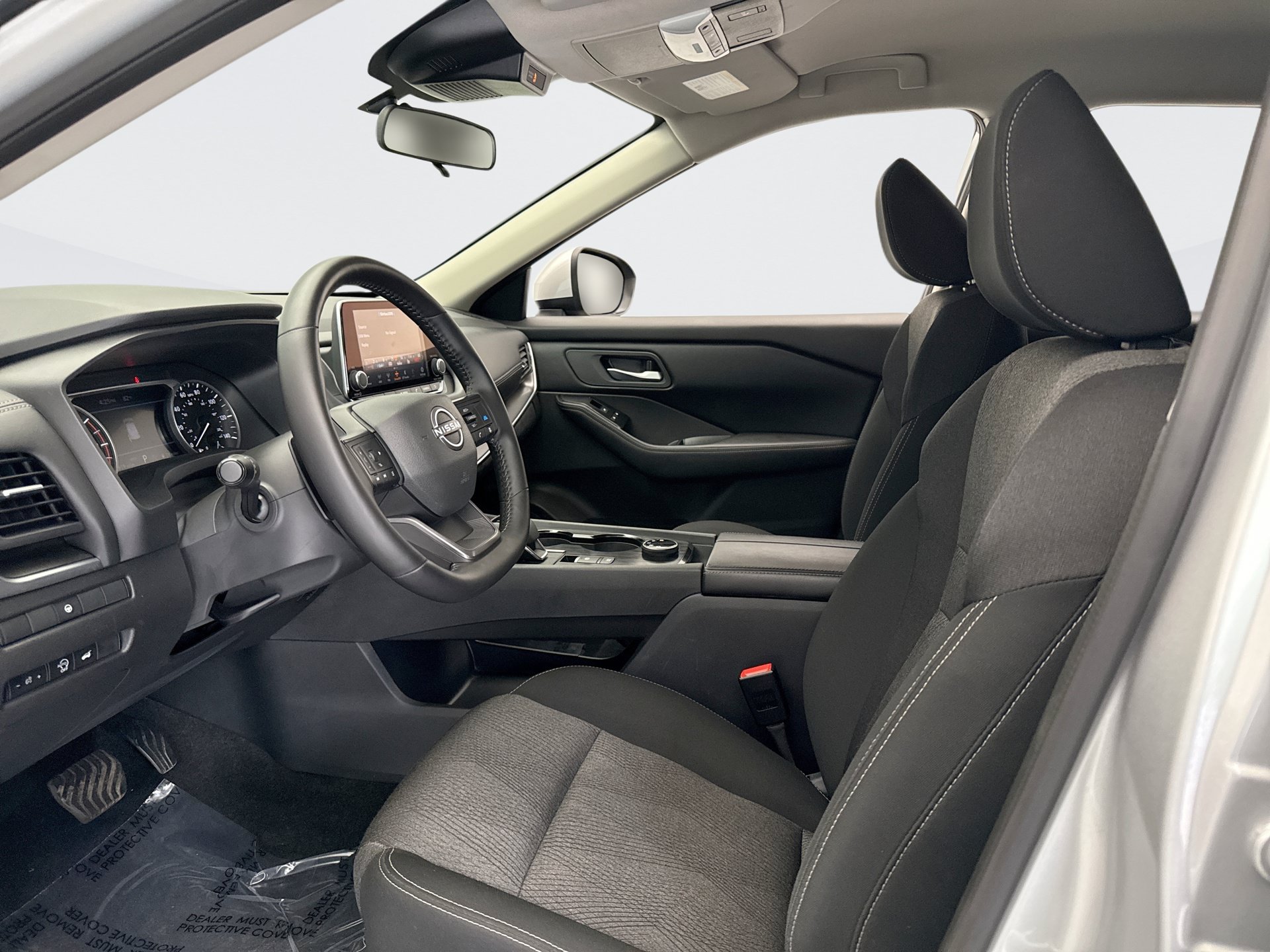 Used 2025 Nissan Rogue SV AWD/4WD image 10