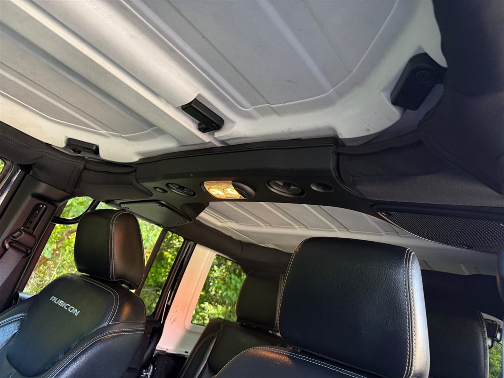 Used 2015 Jeep Wrangler Unlimited Rubicon w/ Dual Top Group AWD/4WD image 40