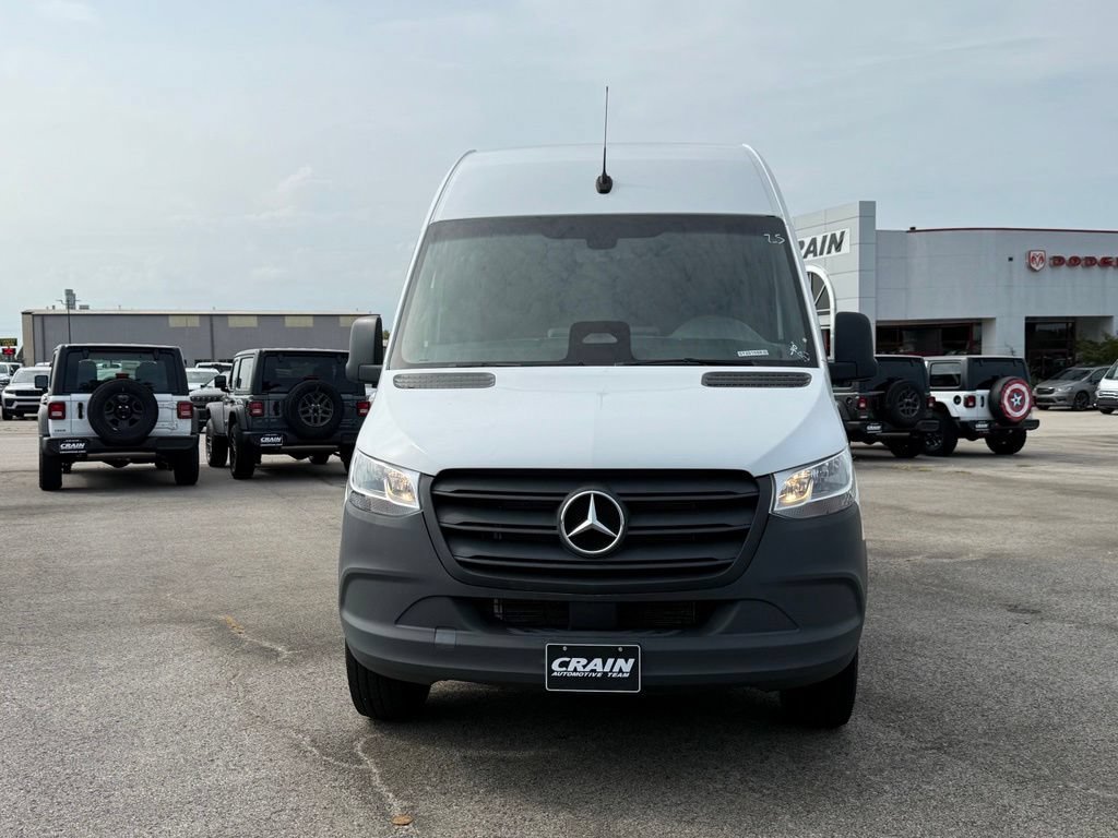 Used 2025 Mercedes-Benz Sprinter 2500 image 2