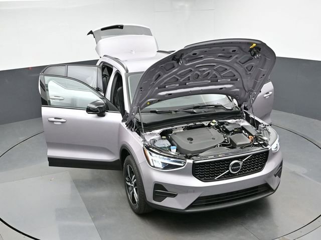 New 2026 Volvo XC40 B4 Core w/ Climate Package FWD image 48