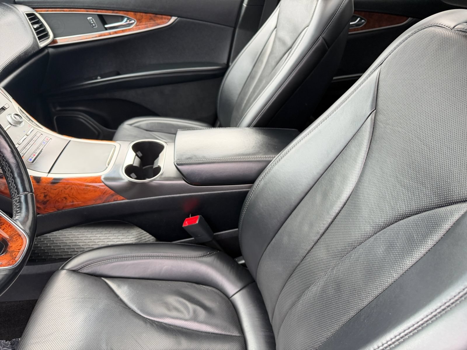 Used 2018 Lincoln MKX Reserve AWD/4WD image 17