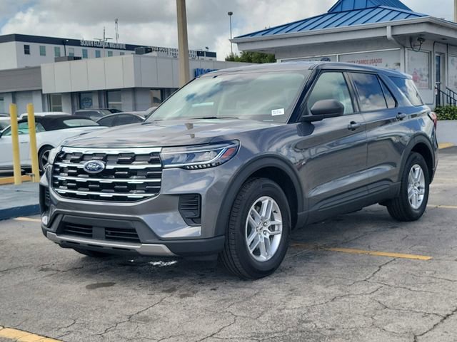 Used 2026 Ford Explorer Active RWD image 2