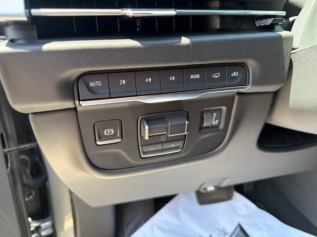 Certified 2025 Cadillac Escalade Sport Platinum w/ LPO, ONYX Package AWD/4WD image 13