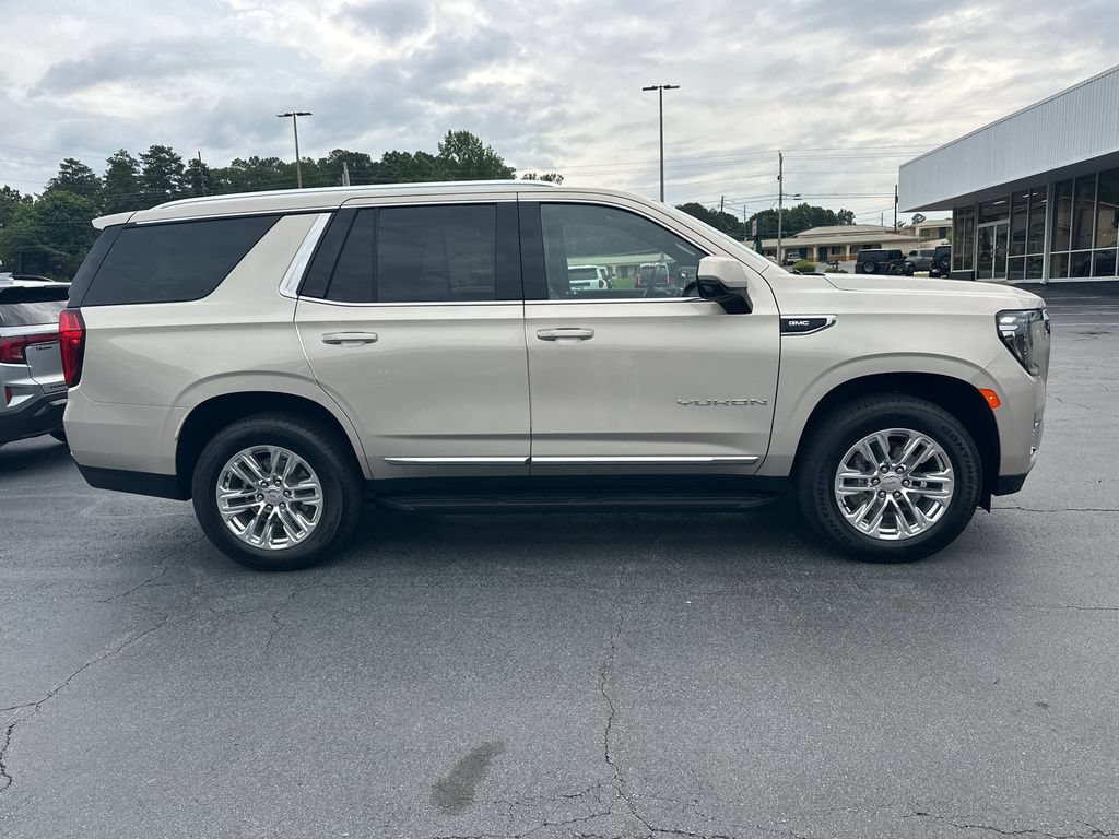 Used 2024 GMC Yukon SLT w/ SLT Luxury Package RWD image 5