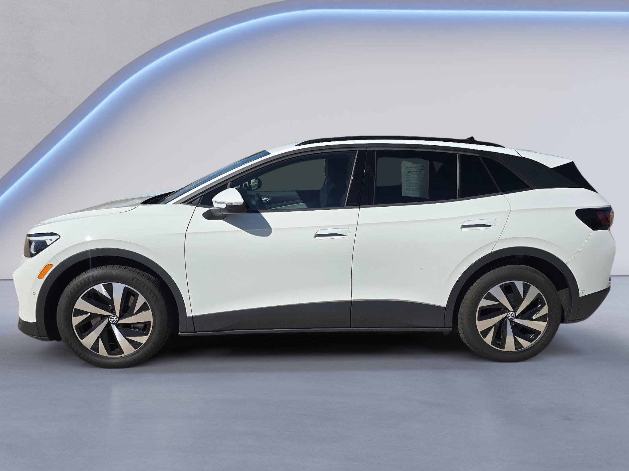 Used 2023 Volkswagen ID.4 2WD image 2