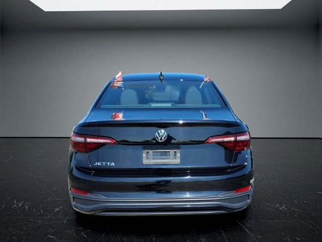 Used 2024 Volkswagen Jetta Sport FWD image 4