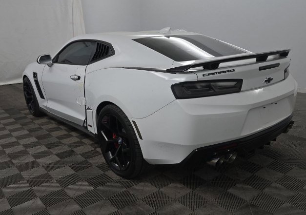 Used 2017 Chevrolet Camaro SS image 2