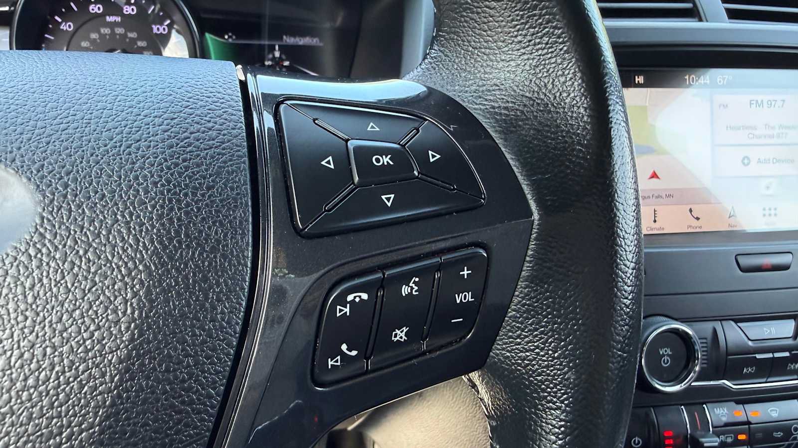 Used 2019 Ford Explorer XLT w/ Equipment Group 202A AWD/4WD image 17