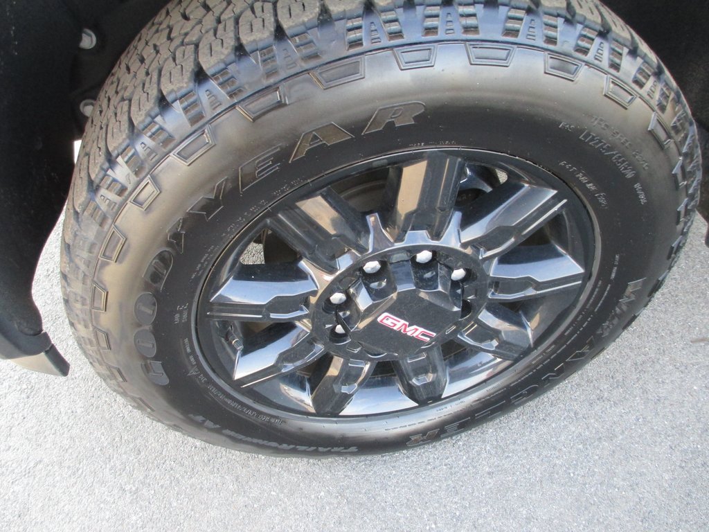 Used 2026 GMC Sierra 2500 AT4 w/ AT4 Premium Plus Package image 12