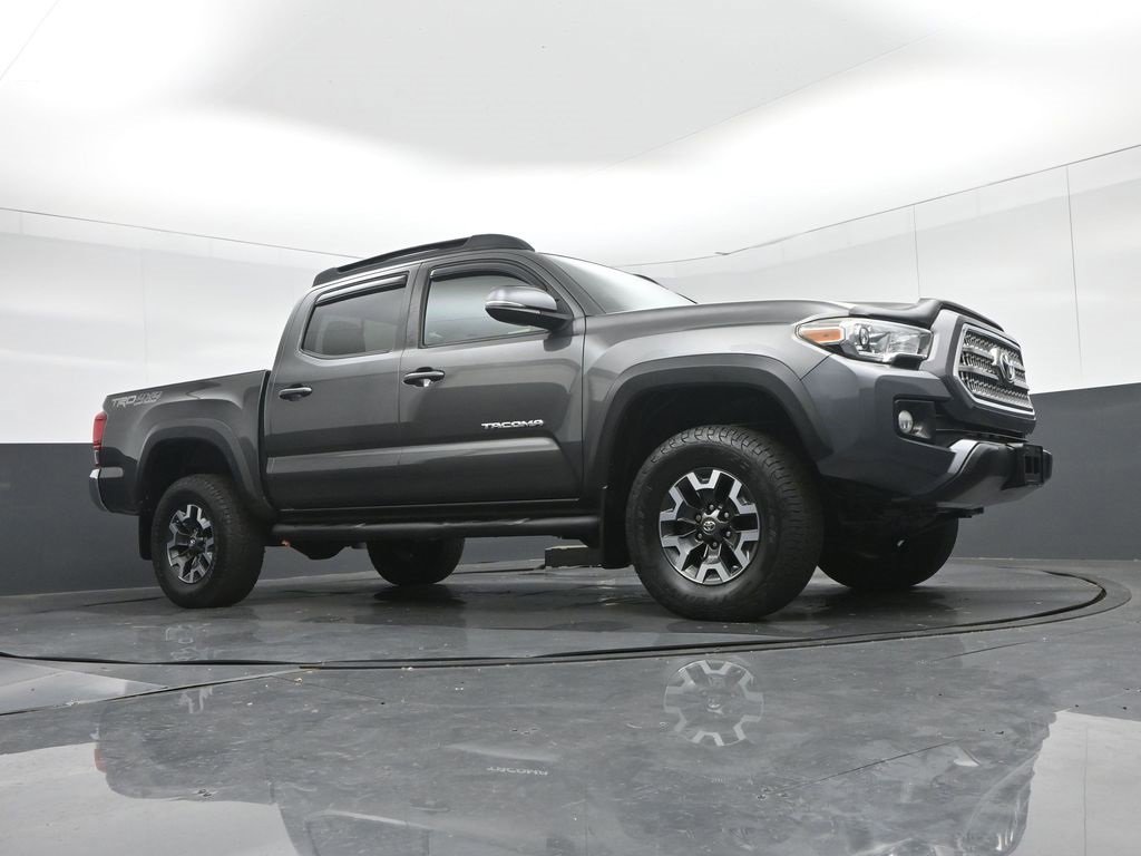Used 2017 Toyota Tacoma TRD Off-Road image 58