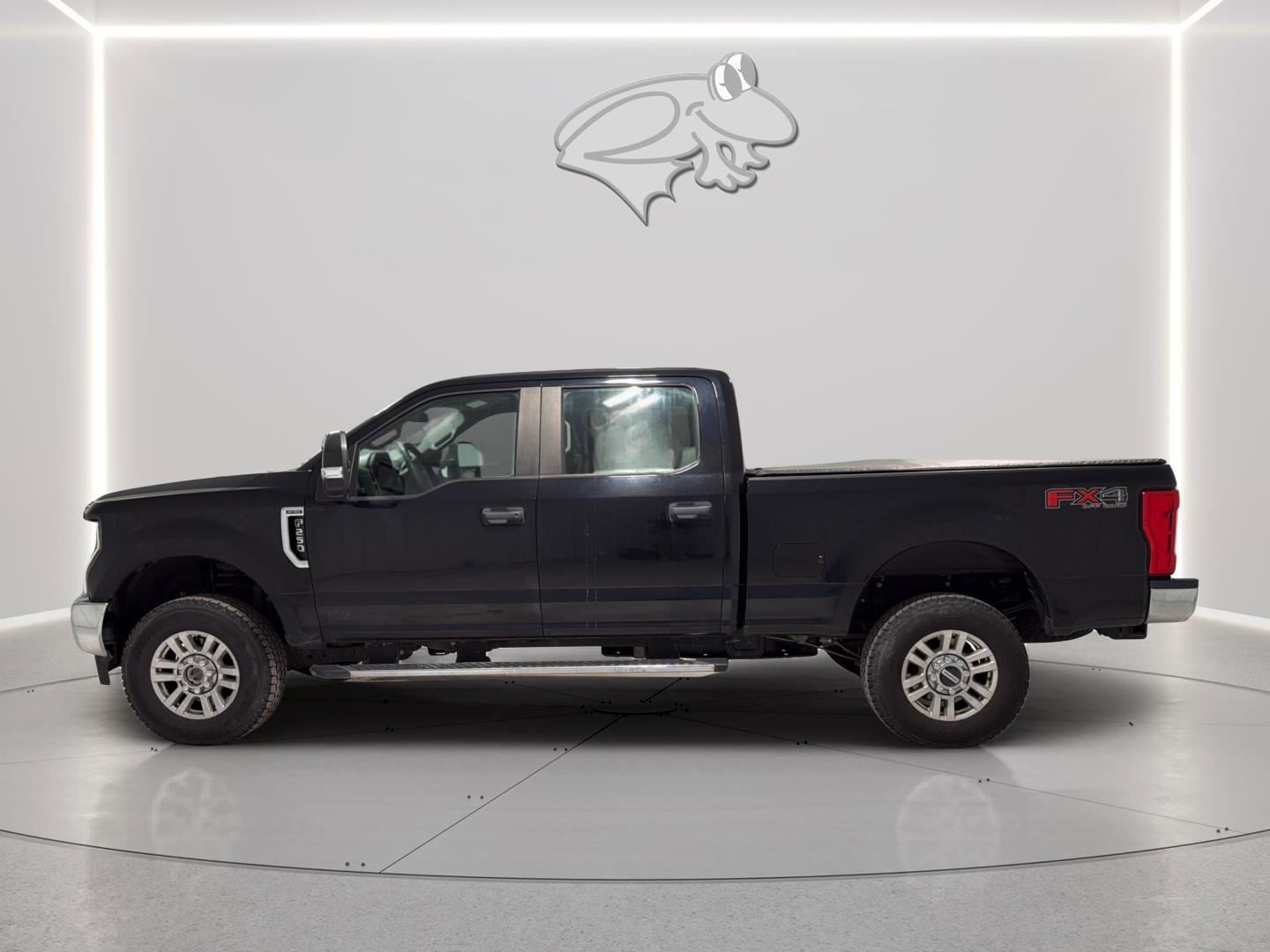 Used 2018 Ford F250 XL w/ STX Appearance Package image 3