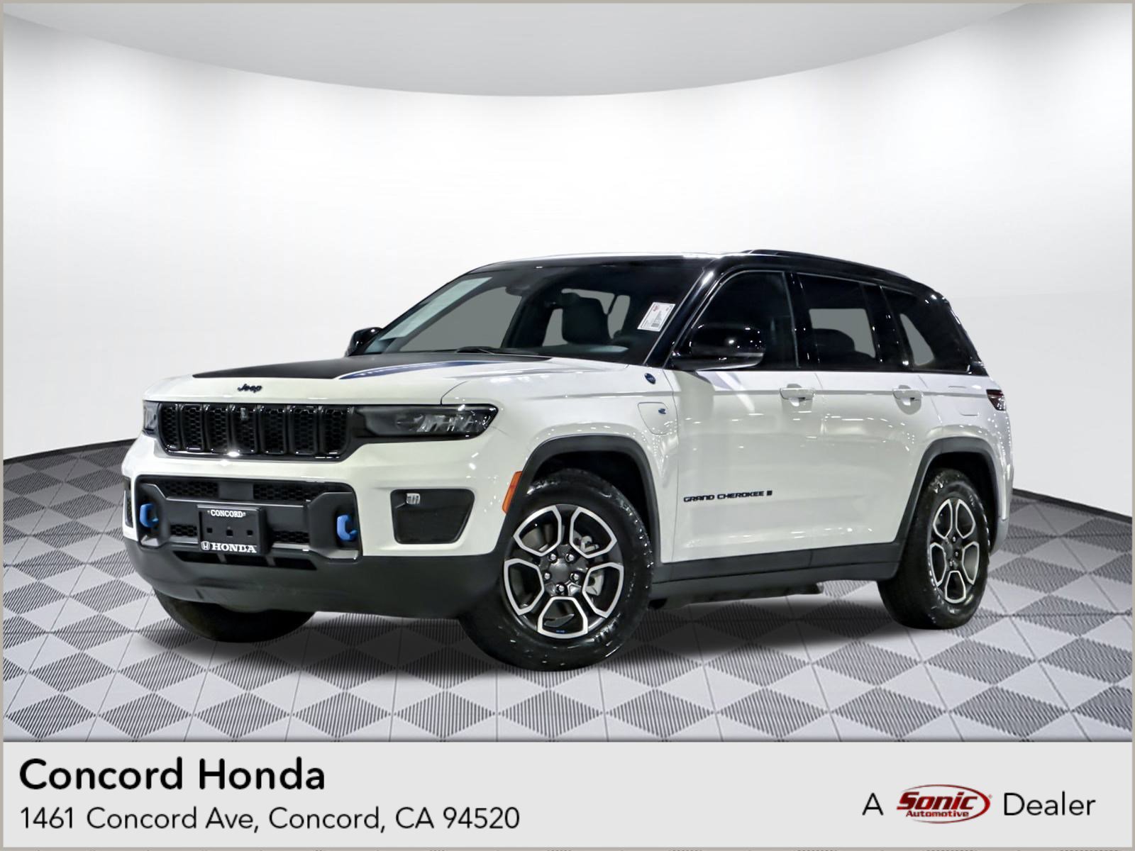 Used 2023 Jeep Grand Cherokee Trailhawk w/ Luxury Tech Group III