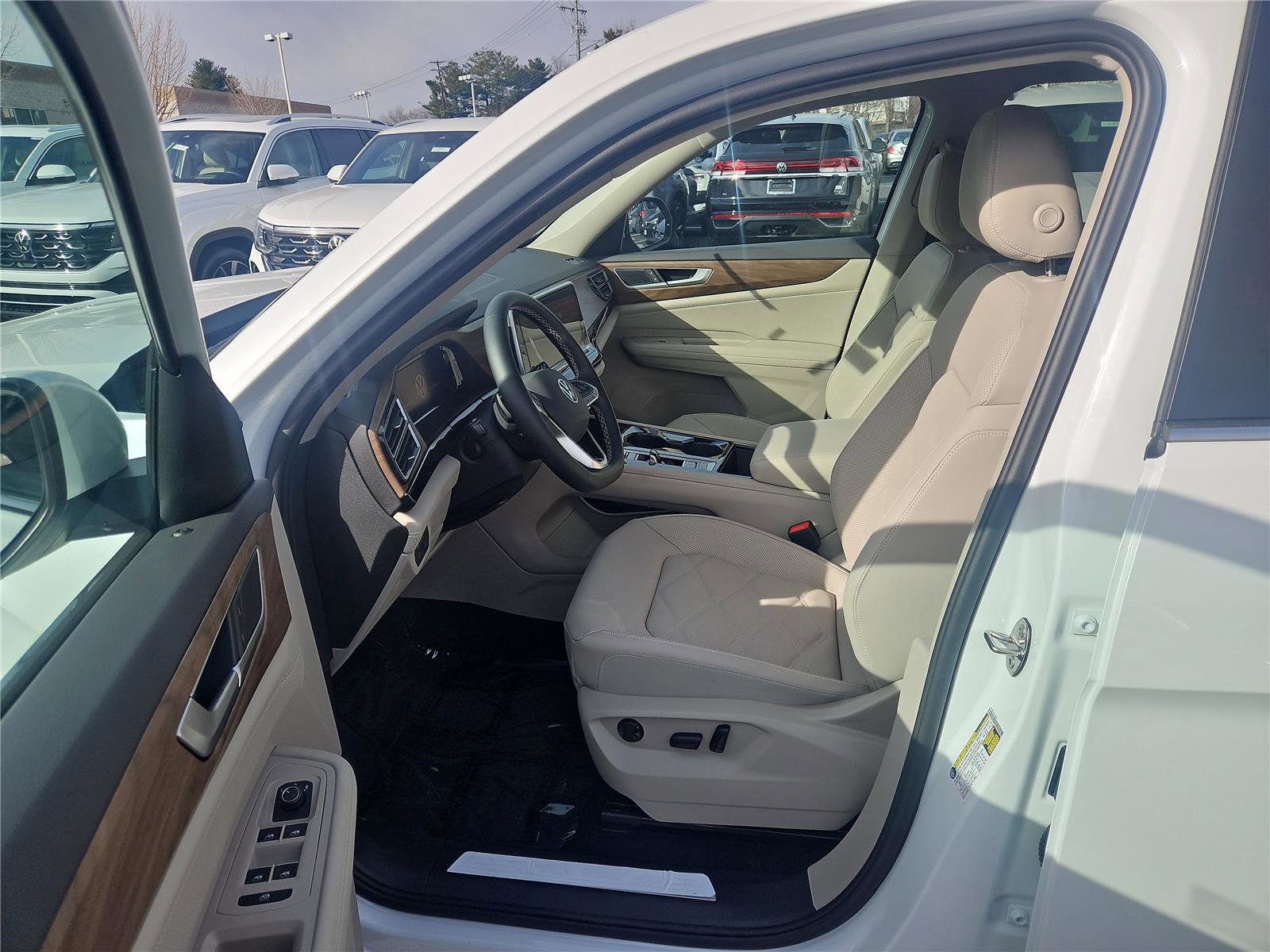 New 2026 Volkswagen Atlas SE image 14