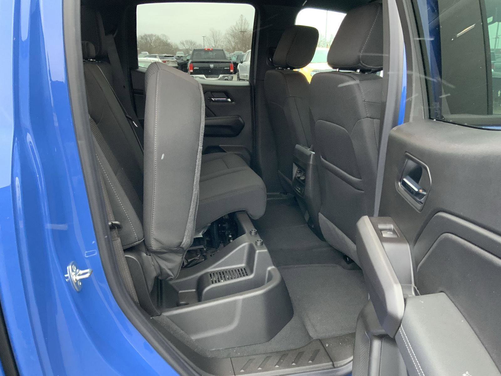 New 2026 GMC Canyon Elevation w/ Convenience Package image 60