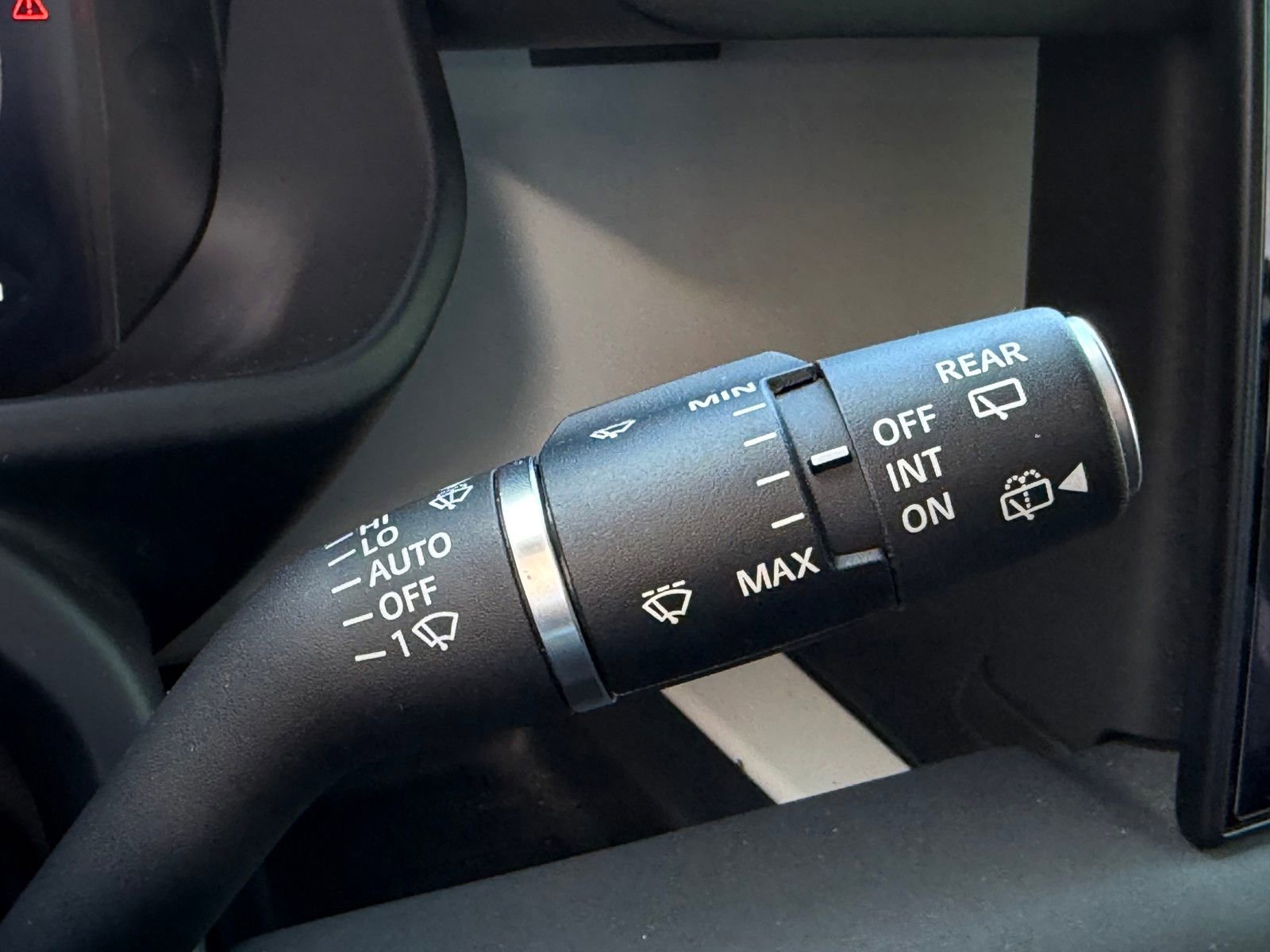 Used 2023 Land Rover Defender 130 S image 14