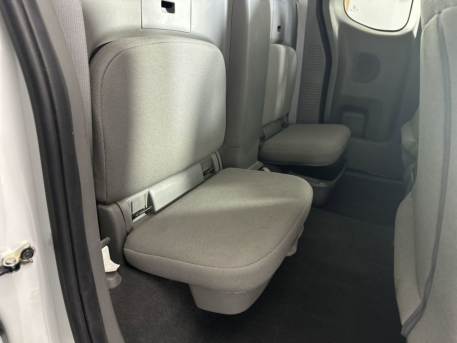 Used 2019 Nissan Frontier S image 28