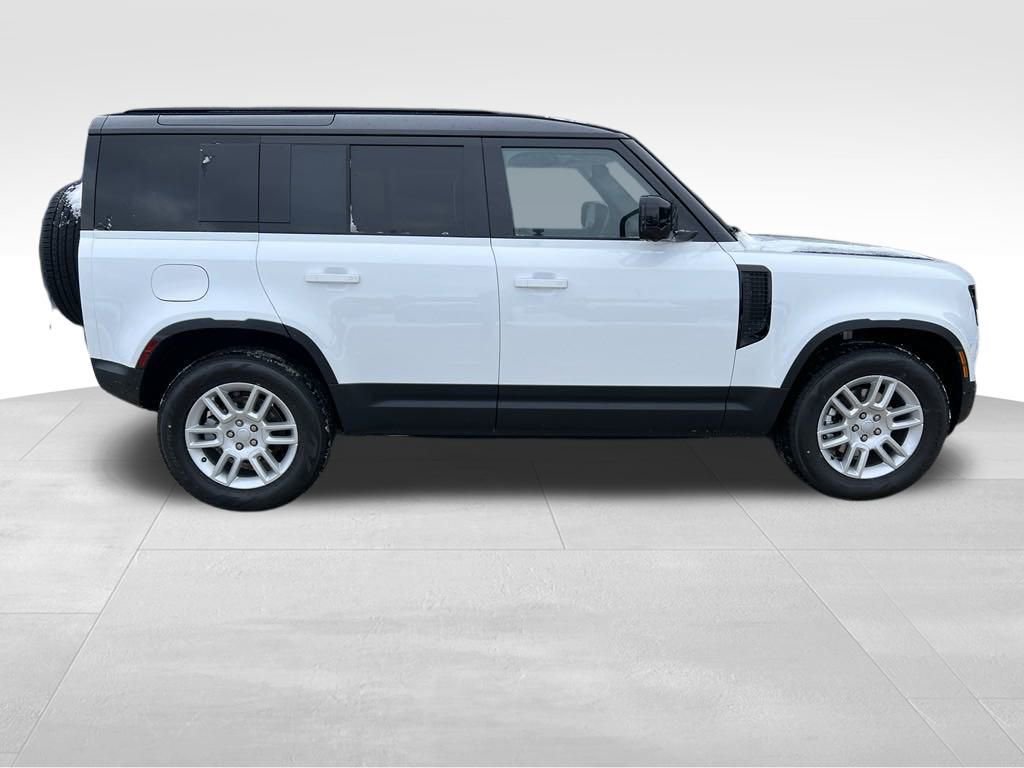Used 2025 Land Rover Defender 110 S AWD/4WD image 5