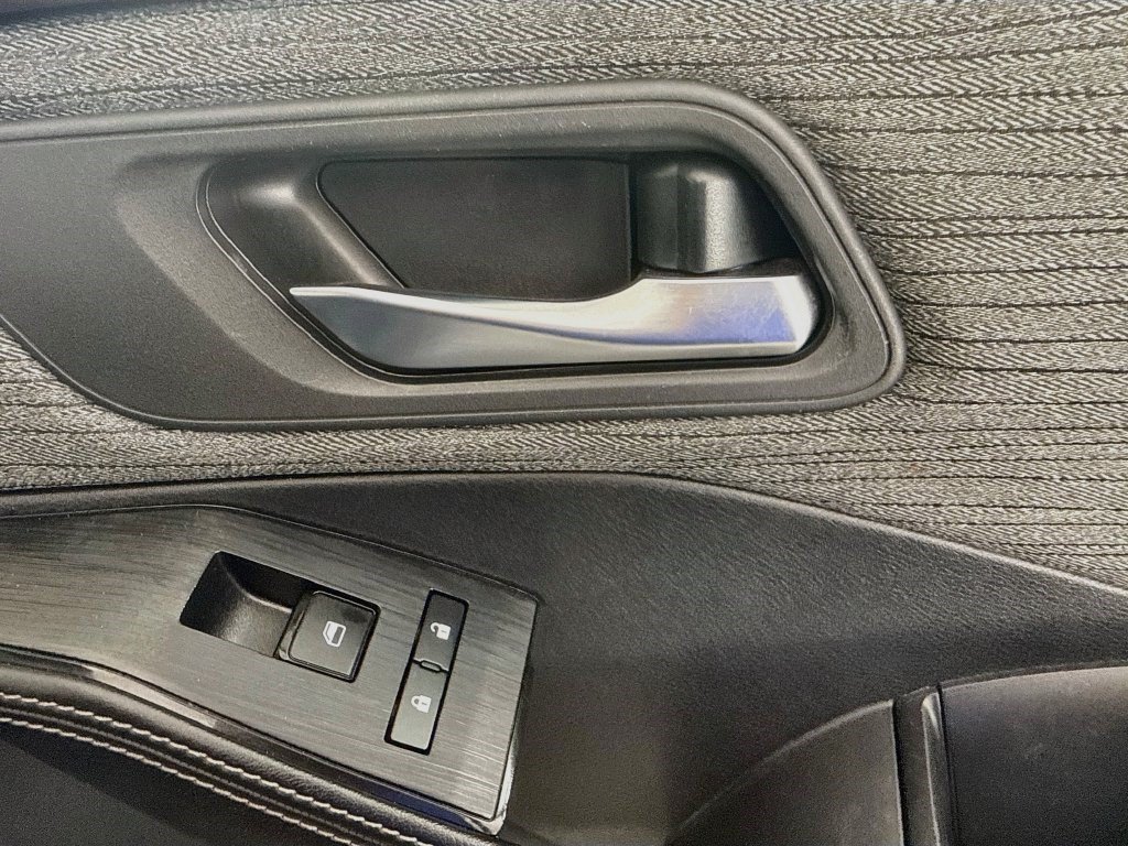 Used 2023 Nissan Rogue SV FWD image 30
