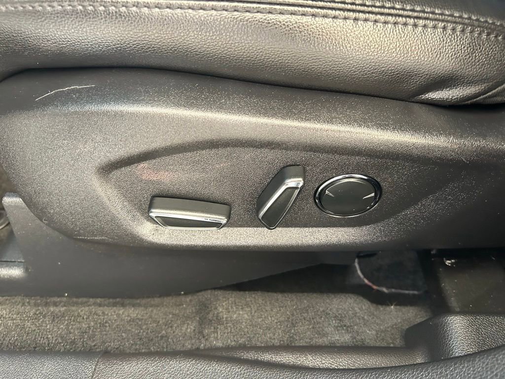 Used 2017 Ford Explorer XLT w/ Equipment Group 202A image 29