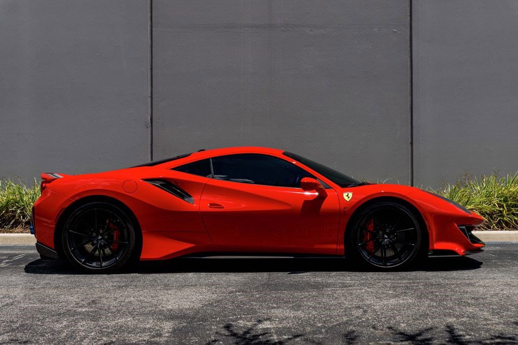 Used 2019 Ferrari 488 Pista Coupe RWD image 6