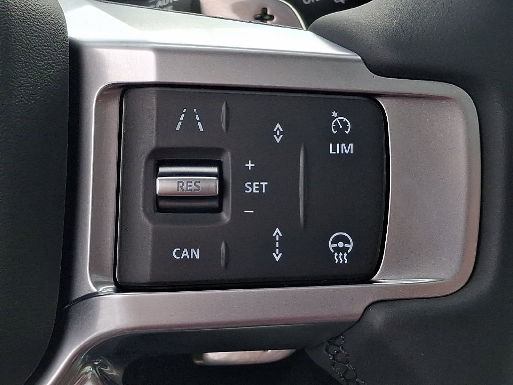 Used 2026 Land Rover Discovery S AWD/4WD image 17