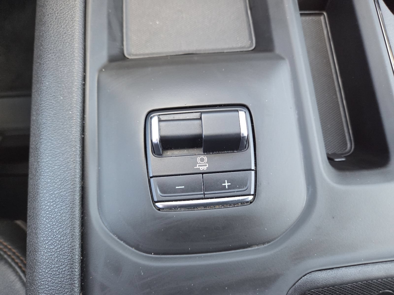 Used 2025 GMC Sierra 2500 AT4 w/ AT4 Premium Plus Package AWD/4WD image 12