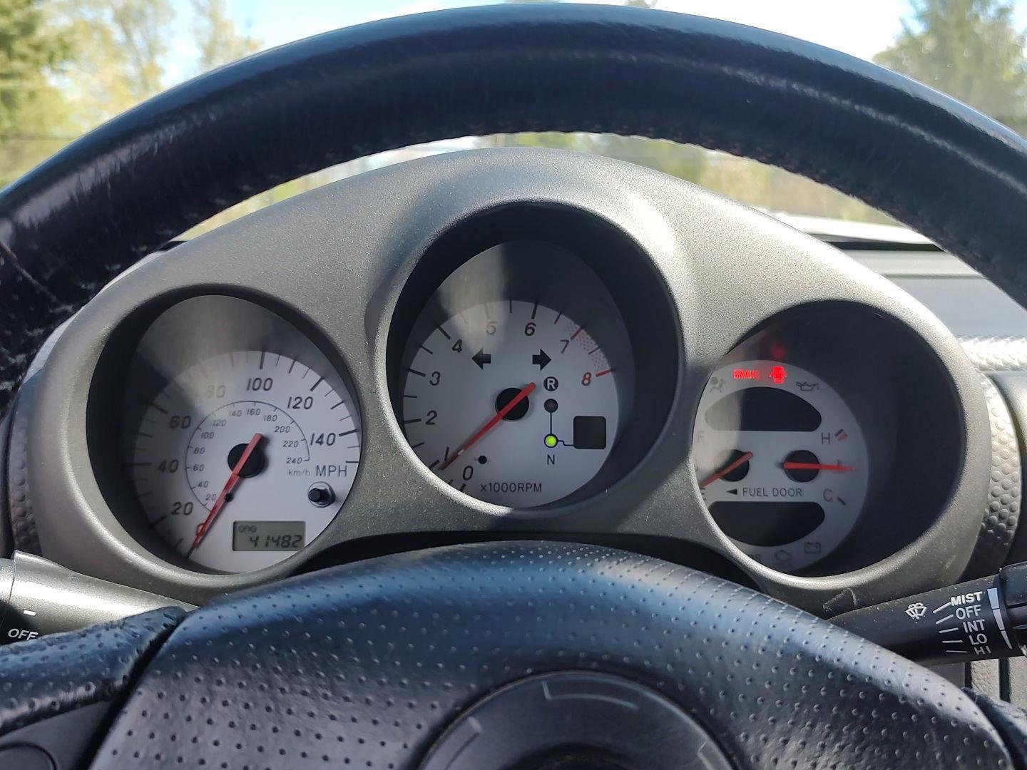 Used 2002 Toyota MR2 RWD image 5