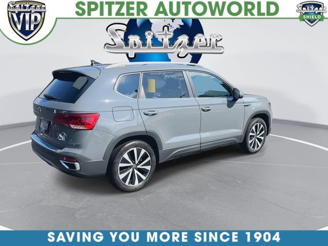 Used 2023 Volkswagen Taos SE w/ Panoramic Sunroof Package AWD/4WD image 9