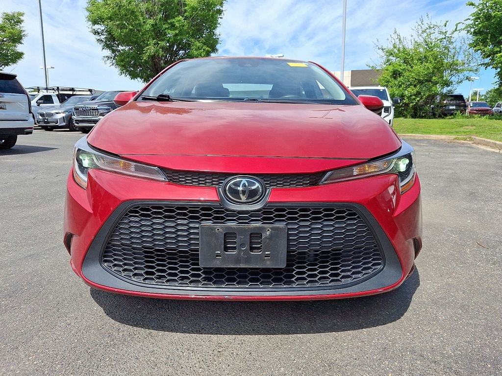 Used 2021 Toyota Corolla LE FWD image 2