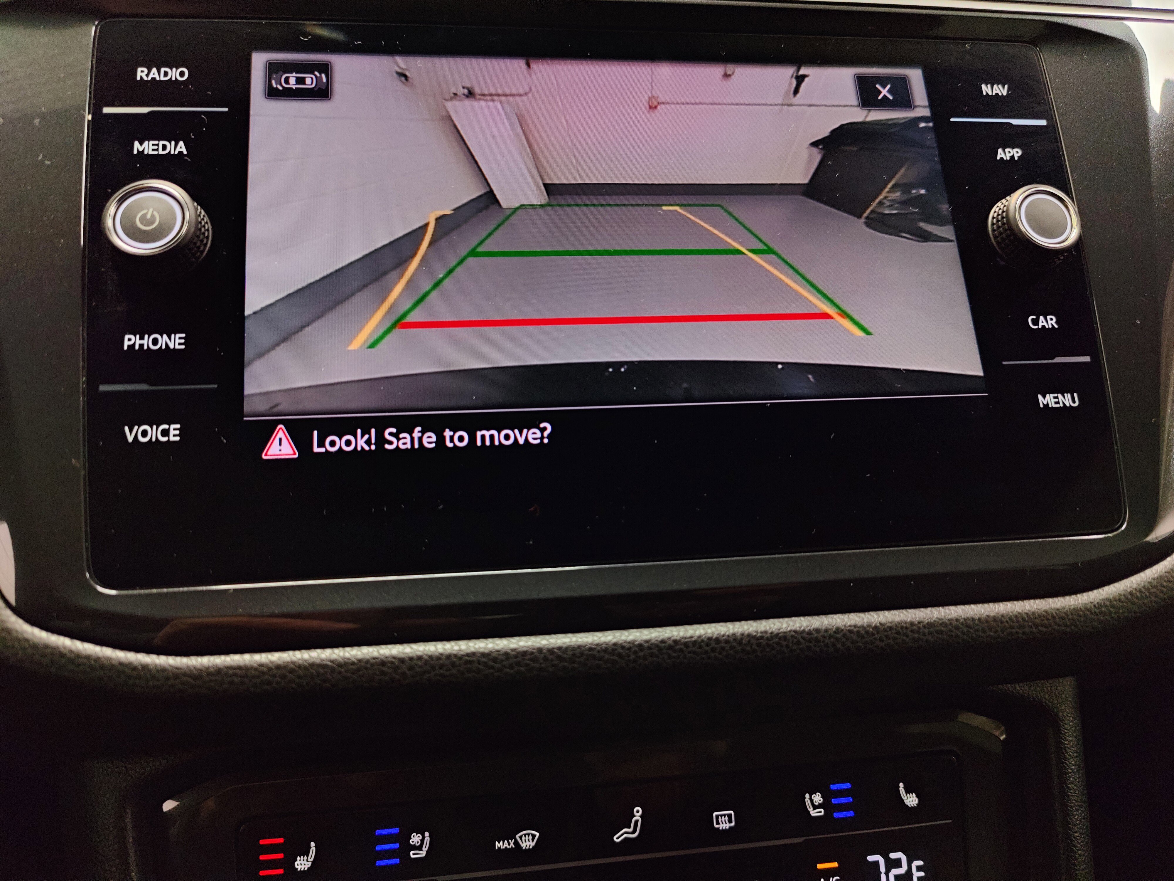 Used 2024 Volkswagen Tiguan SEL R-Line image 25