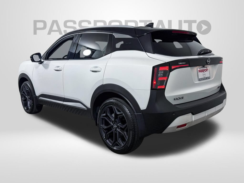 Certified 2025 Nissan Kicks SR w/ SR Premium Package AWD/4WD image 5