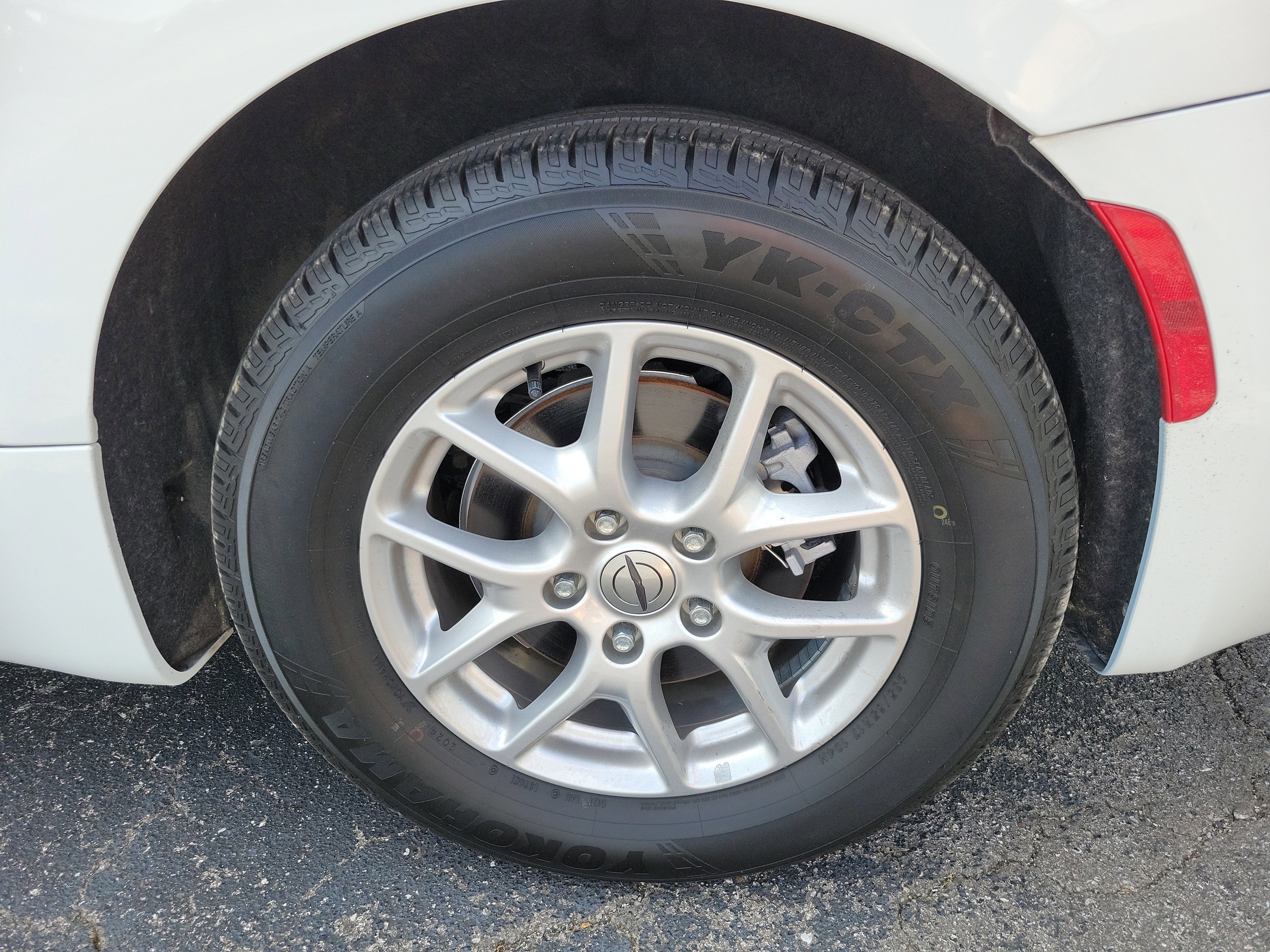 Used 2022 Chrysler Voyager LX image 26