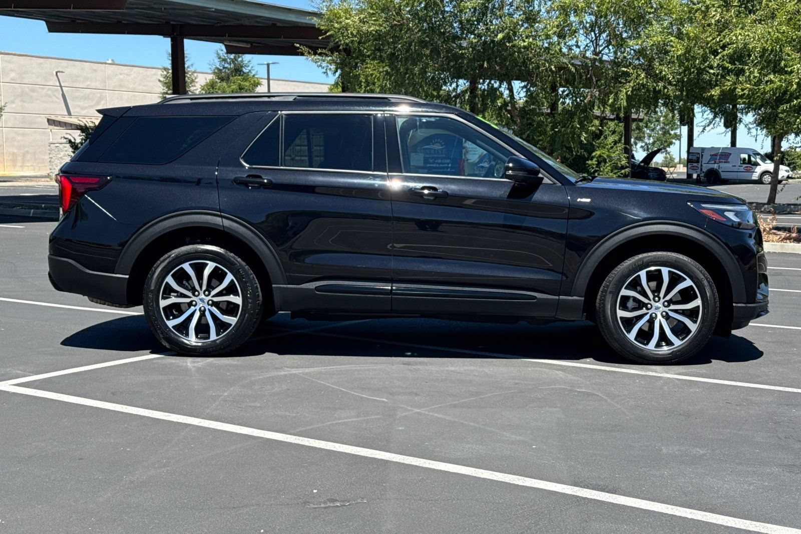 Used 2025 Ford Explorer ST-Line AWD/4WD image 10