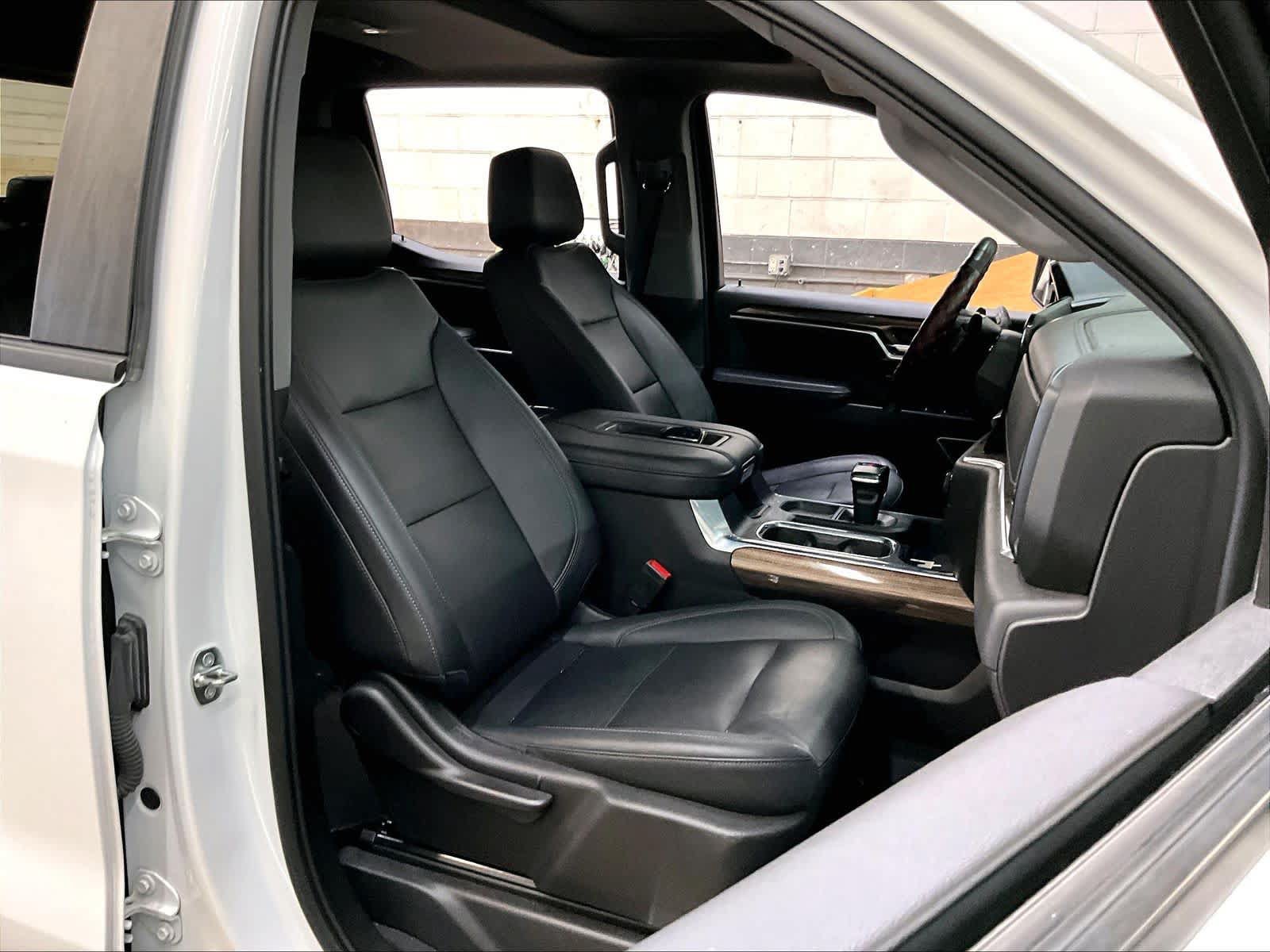 Used 2022 Chevrolet Silverado 1500 LT Trail Boss w/ Convenience Package II AWD/4WD image 10