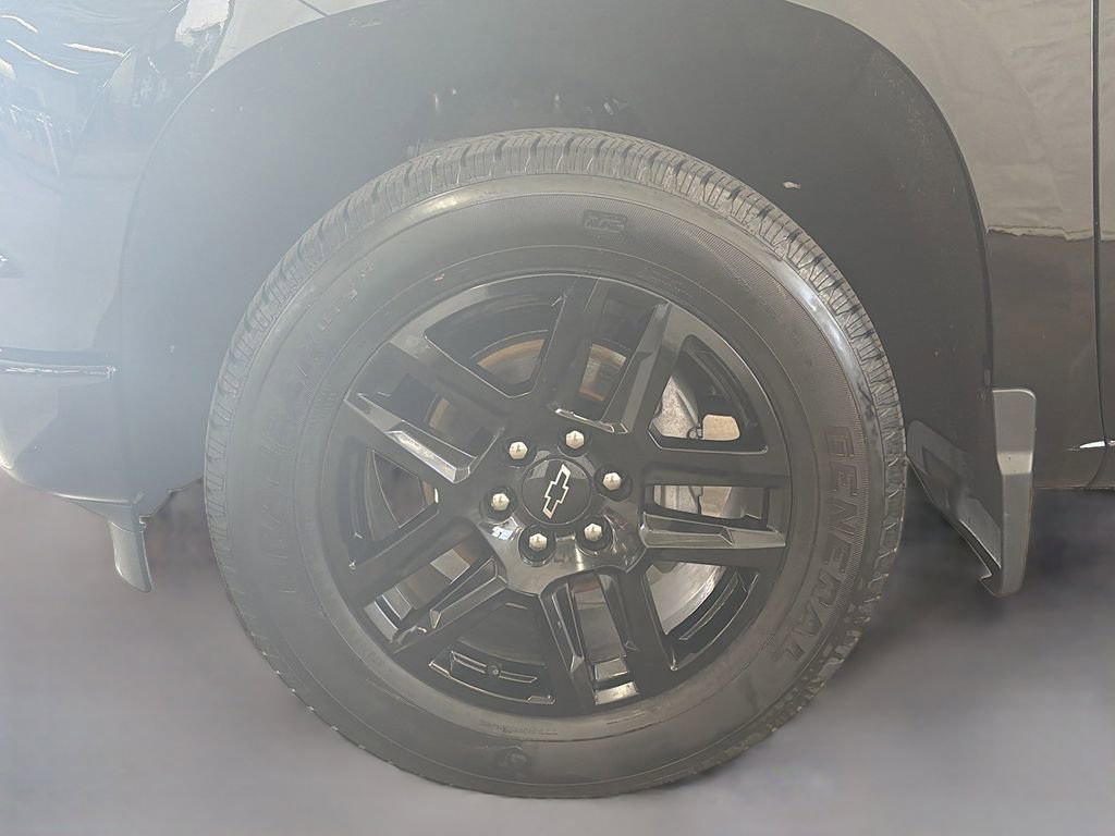 Used 2022 Chevrolet Silverado 1500 Custom w/ LPO, Dark Essentials Package AWD/4WD image 31