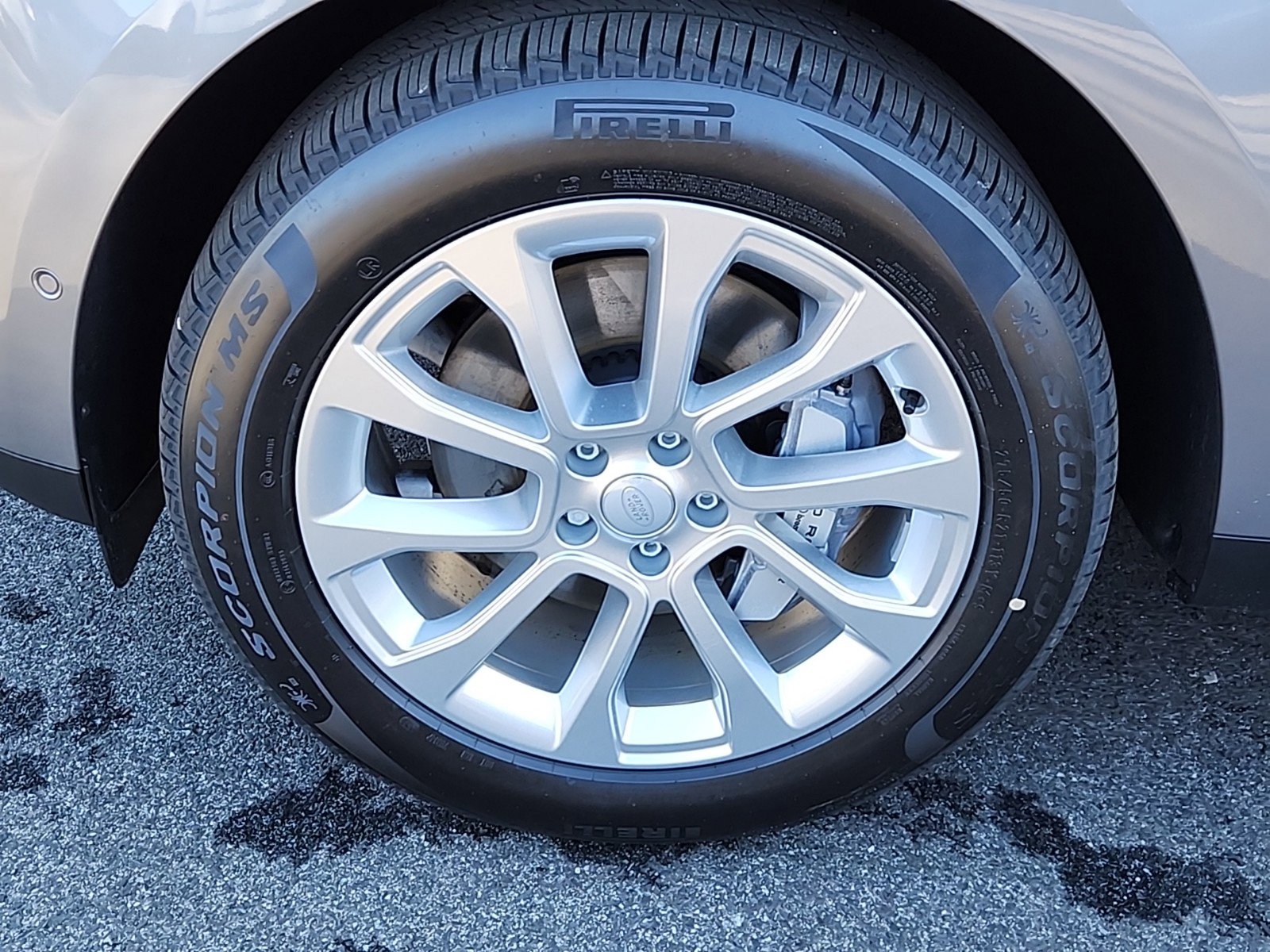 Certified 2025 Land Rover Range Rover Sport image 9