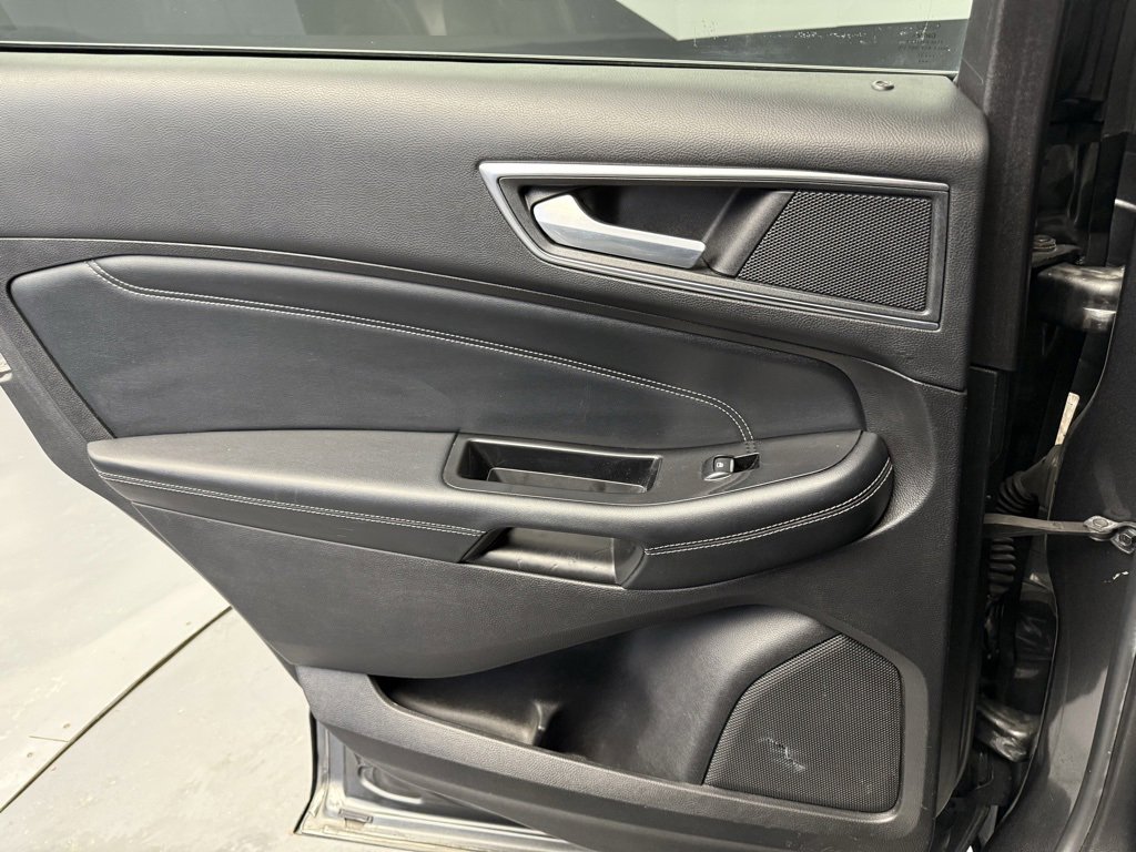 Used 2017 Ford Edge Titanium w/ Equipment Group 301A image 43