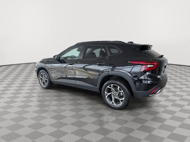 Certified 2025 Chevrolet Trax LT w/ LT Convenience Package image 7