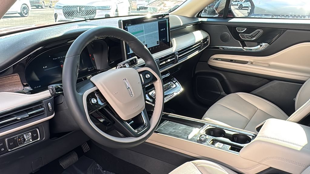 New 2025 Lincoln Corsair Grand Touring w/ Equipment Group 301A AWD/4WD image 18