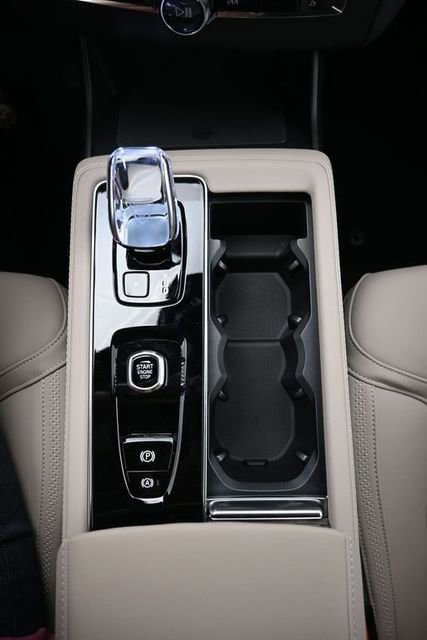 New 2026 Volvo XC90 B6 Plus w/ Protection Package Premier image 11