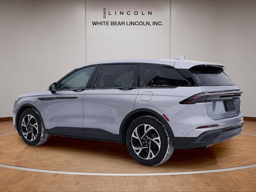 Used 2024 Lincoln Nautilus Premier w/ Equipment Group 102A image 7