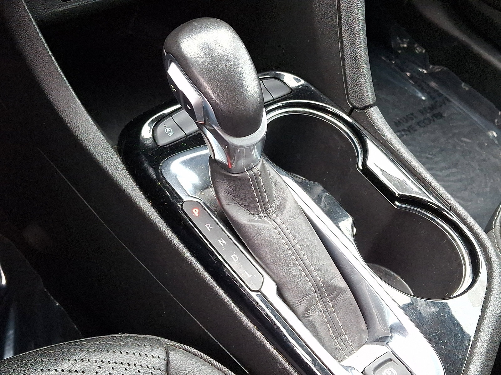 Used 2023 Buick Encore GX Essence image 14