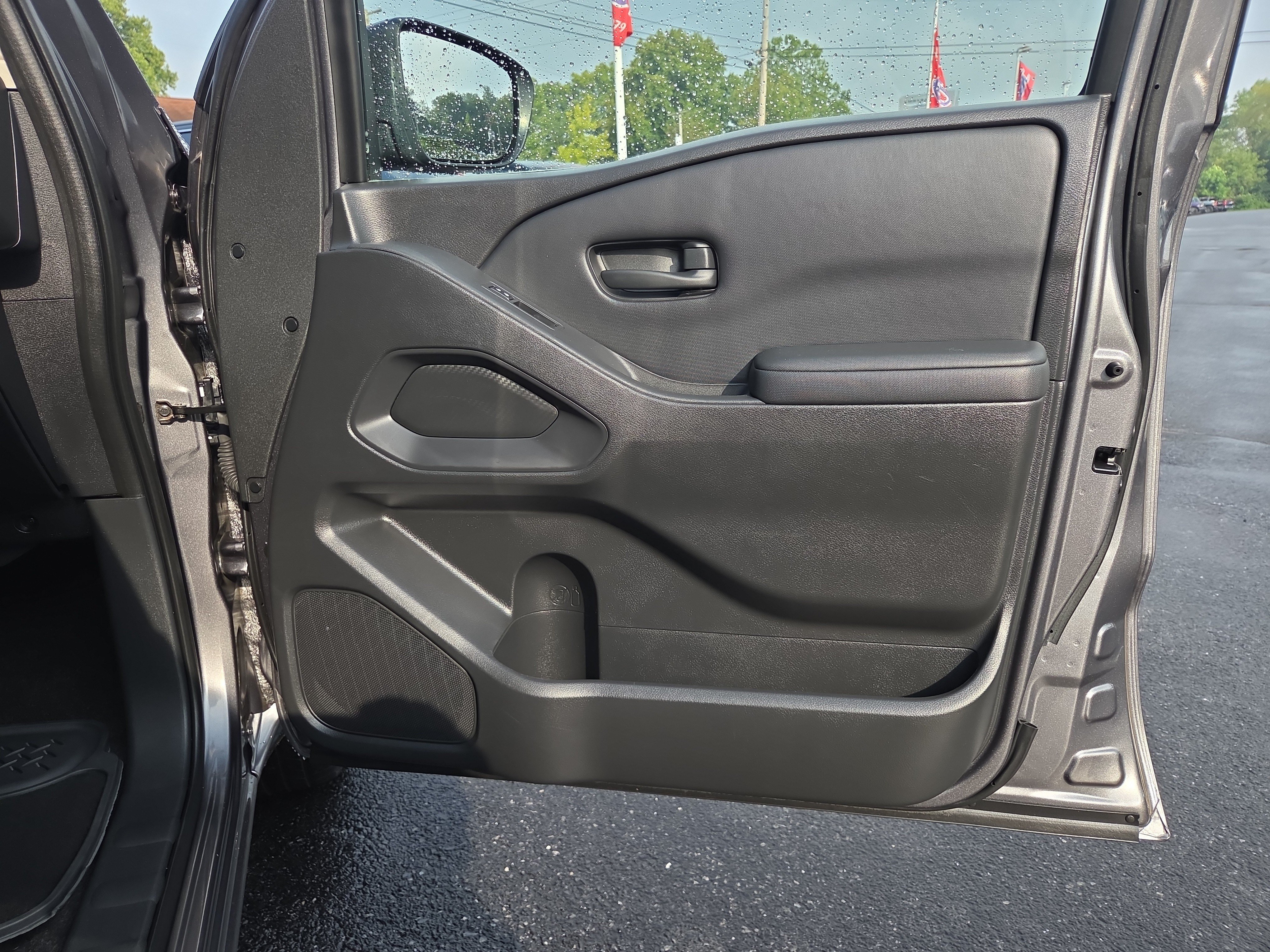 Used 2022 Nissan Frontier S RWD image 17