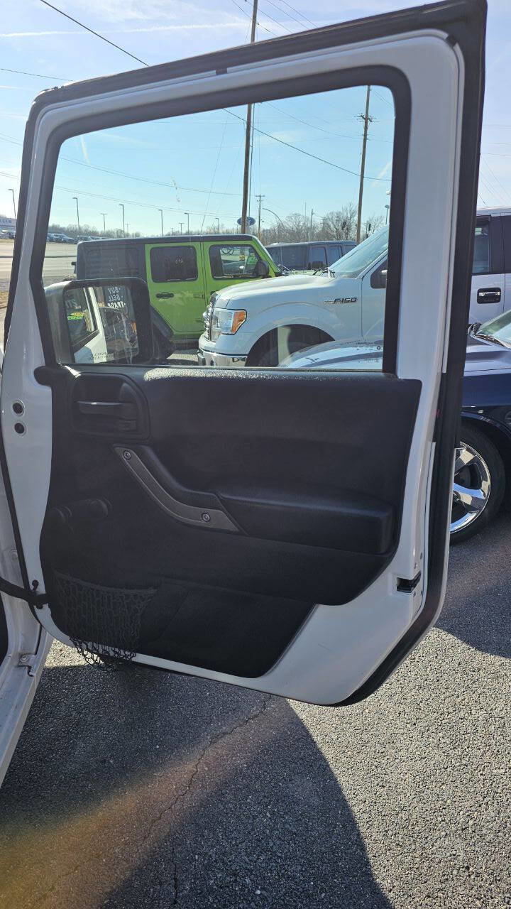 Used 2016 Jeep Wrangler Unlimited Sport image 19