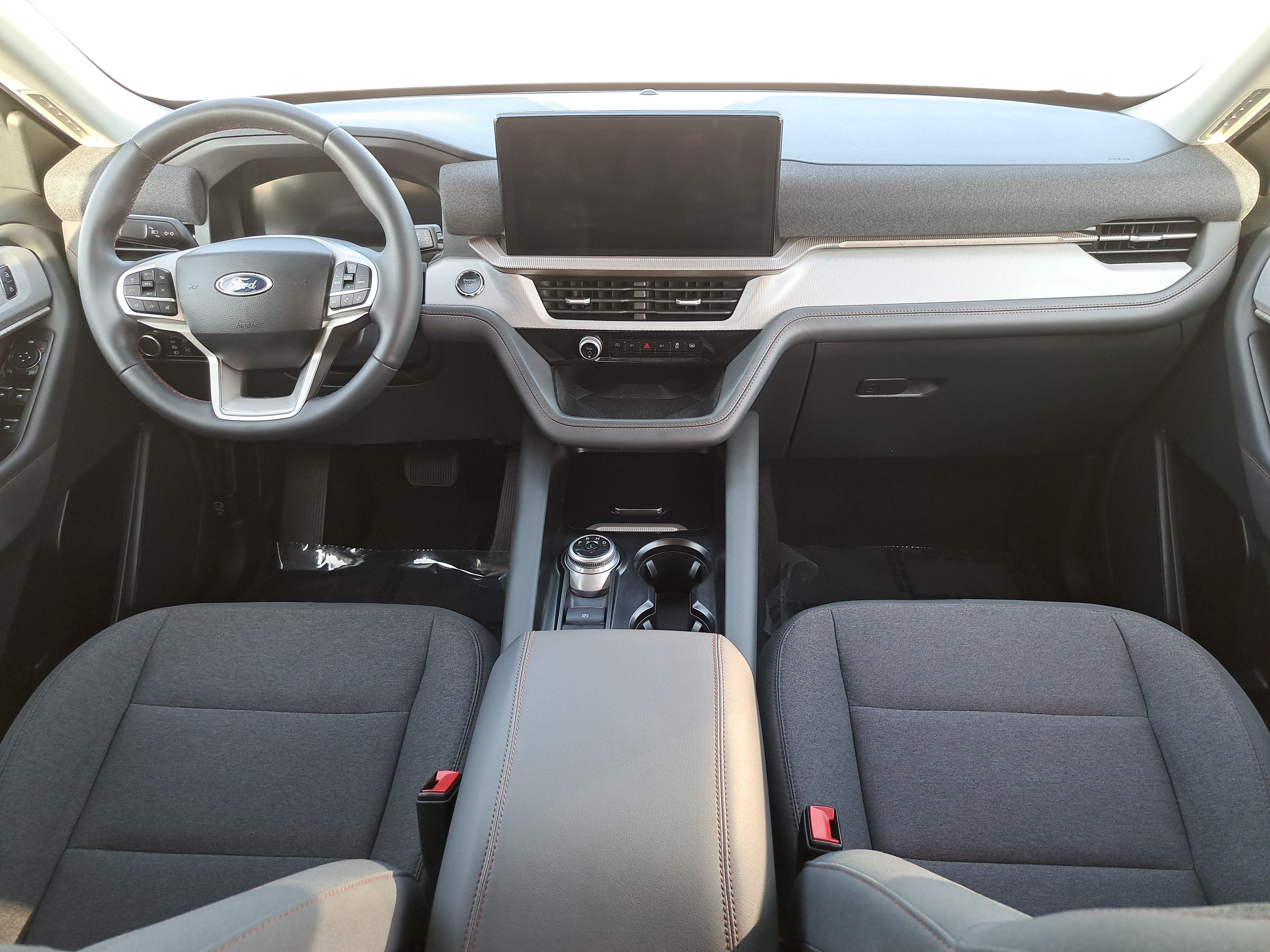 Used 2025 Ford Explorer Active AWD/4WD image 9