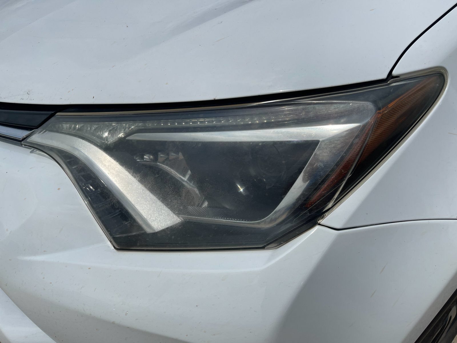 Used 2018 Toyota RAV4 XLE w/ Plus Extra Value Package AWD/4WD image 9