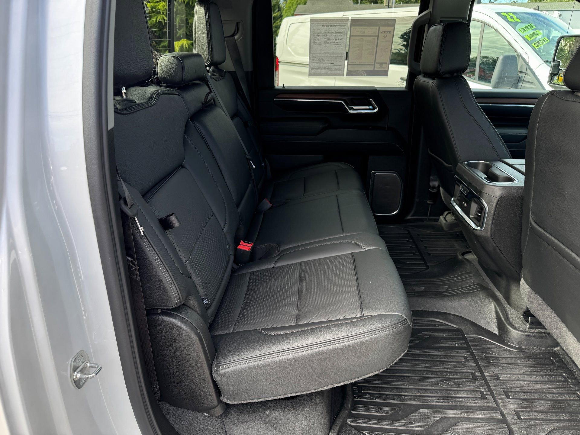 Used 2024 GMC Sierra 3500 Denali image 17